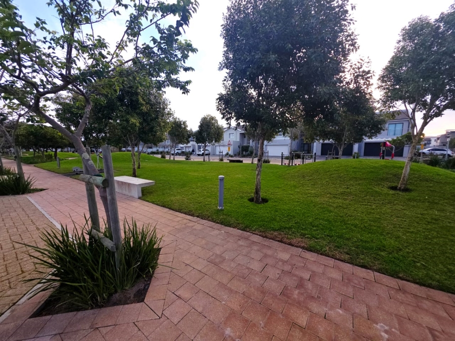 5 Bedroom Property for Sale in Sandown Western Cape